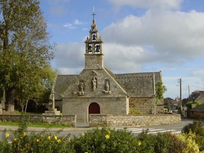 Les Bretons rappelés à l'ordre pendant les couvre-feux. Ici, Paimpol. © / http://tetedelart.canalblog.com/ Les Bretons rappelés à l'ordre pendant les couvre-feux. Ici, Paimpol. © / http://tetedelart.canalblog.com/