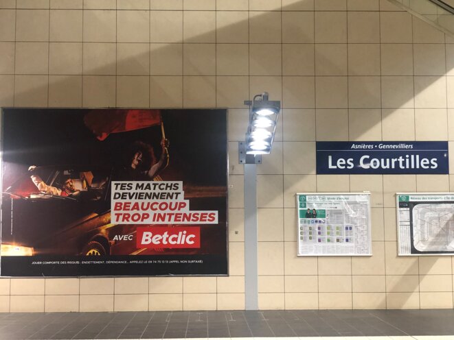 Dans le métro, dans les Hauts-de-Seine. © LO Dans le métro, dans les Hauts-de-Seine. © LO