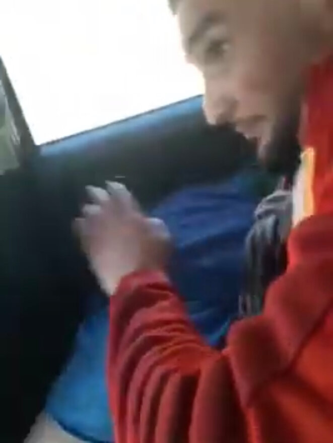 Rachid Nekkaz violemment agressé par la police algérienne