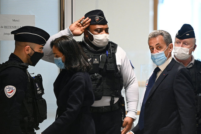 Nicolas Sarkozy a su llegada al tribunal el lunes 1 de marzo de 2021. © Anne-Christine Poujoulat/AFP