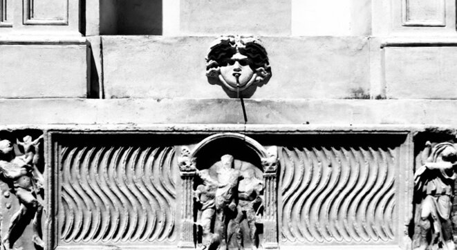 La baignoire est vide, l'eau coule encore. © Pablo Schellinger La baignoire est vide, l'eau coule encore. © Pablo Schellinger