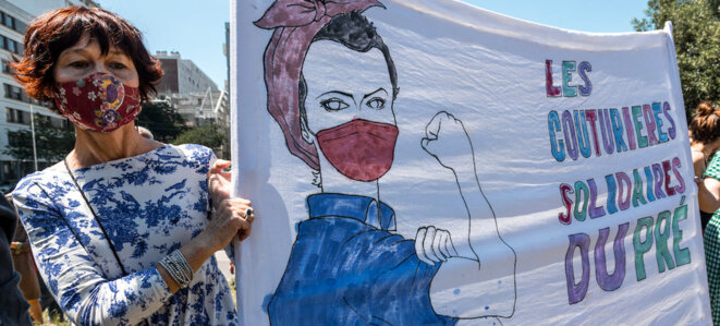 Une manifestation du personnel de l'hôpital Robert-Debré, à Paris, le 28 mai 2020. Les soignants demandaient une revalorisation des salaires, plus d'embauches et de moyens. © Karine Pierre / Hans Lucas via AFP Une manifestation du personnel de l'hôpital Robert-Debré, à Paris, le 28 mai 2020. Les soignants demandaient une revalorisation des salaires, plus d'embauches et de moyens. © Karine Pierre / Hans Lucas via AFP