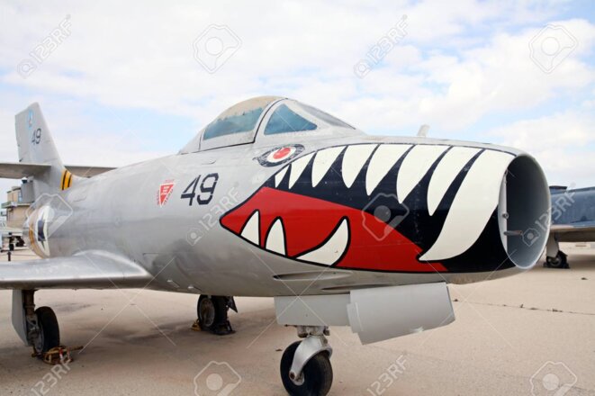 35258565-hatzerim-israel-02-fevrier-2012-dassault-md-520-ouragan-chasseur-bombardier-francais-au-musee-de-l-armee