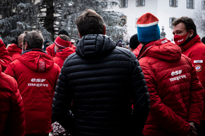 Des moniteurs en novembre 2020. © Aline Dolinka / Hans Lucas via AFP