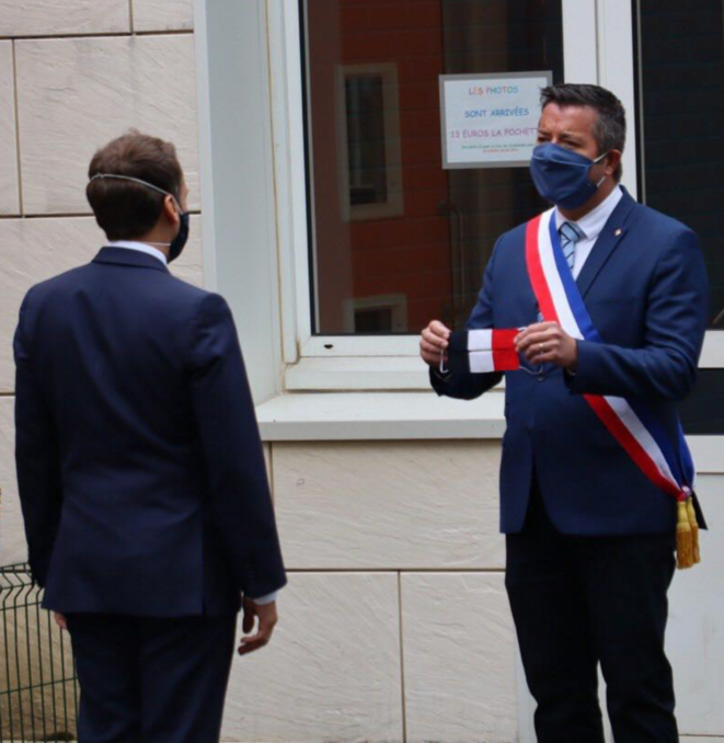 Karl Olive aux côtés d'Emmanuel Macron, à la rentrée 2020. © Capture d'écran / Facebook Karl Olive aux côtés d'Emmanuel Macron, à la rentrée 2020. © Capture d'écran / Facebook