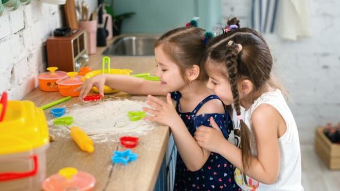 Deux petites filles en train de jouer © Polesie Toys/Pexels.com Deux petites filles en train de jouer © Polesie Toys/Pexels.com