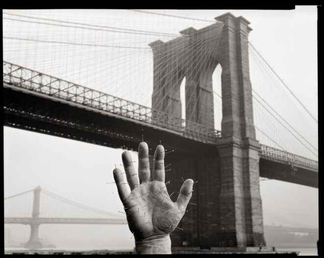 Jeffrey Silverthorne, Brooklyn Bridge, 1976 © Jeffrey Silverthorne Jeffrey Silverthorne, Brooklyn Bridge, 1976 © Jeffrey Silverthorne