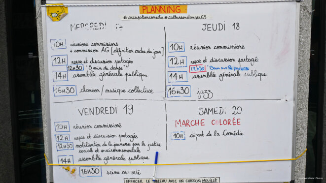 Le planning des activités de la semaine © Georges-André Photos Le planning des activités de la semaine © Georges-André Photos