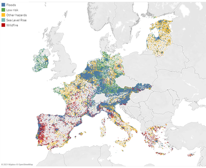 Les risques physiques climatiques dans la zone euro. Légende : en bleu, les inondations ; en bleu ciel, la montée du niveau des mers ; en rouge, les incendies ; en jaune, les autres risques ; en vert, les zones où les risques sont faibles. © Blog de la la BCE