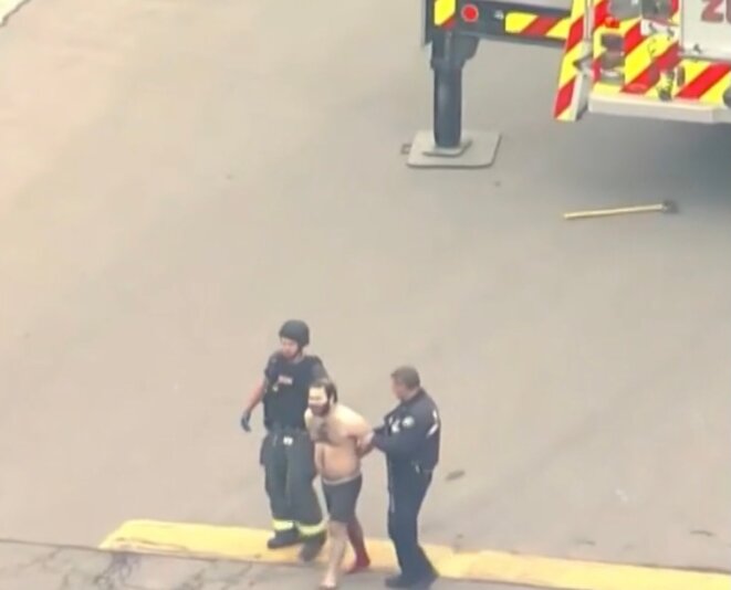 Ten people killed  in shooting at Boulder grocery store