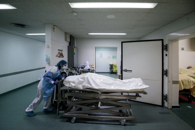 Chambre mortuaire à l’hôpital Bichat, à Paris, en janvier 2021. © Joel Saget / AFP Chambre mortuaire à l’hôpital Bichat, à Paris, en janvier 2021. © Joel Saget / AFP