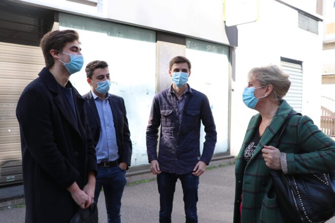 Guilhem Carayon (à gauche), candidat à la présidence des Jeunes Républicains, ici face à l'eurodéputée LR Nadine Morano. © Twitter / Guilhem Carayon. Guilhem Carayon (à gauche), candidat à la présidence des Jeunes Républicains, ici face à l'eurodéputée LR Nadine Morano. © Twitter / Guilhem Carayon.