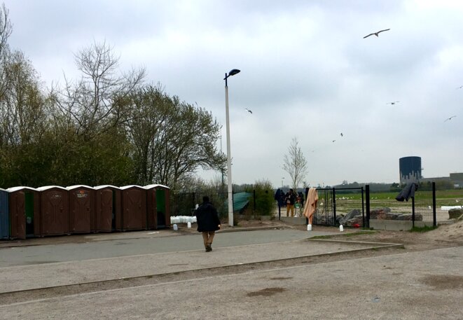 L'entrée du camp BMX, à l'est de Calais. © NB