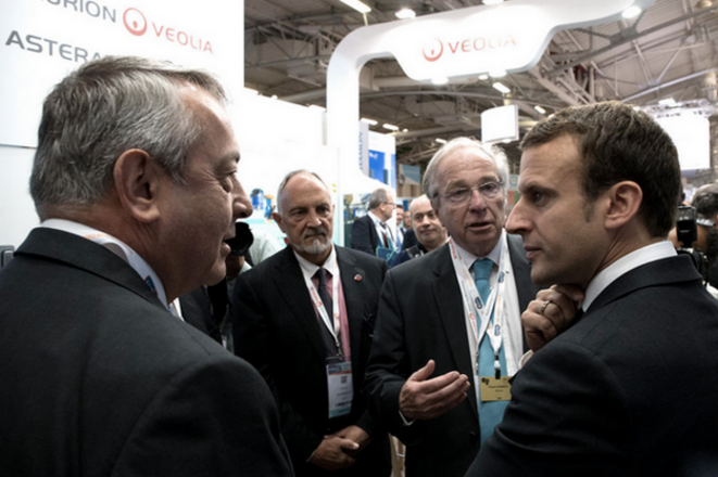 Antoine Frérot et Emmanuel Macron lors du salon World Nuclear Exibition. © Capture du site de Veolia Antoine Frérot et Emmanuel Macron lors du salon World Nuclear Exibition. © Capture du site de Veolia