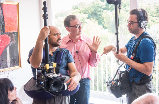 Frédéric Sojcher (au centre) sur le plateau du film "Je veux être actrice" entre le chef opérateur et l'ingénieur du son © Frédéric Remouchamps Frédéric Sojcher (au centre) sur le plateau du film "Je veux être actrice" entre le chef opérateur et l'ingénieur du son © Frédéric Remouchamps