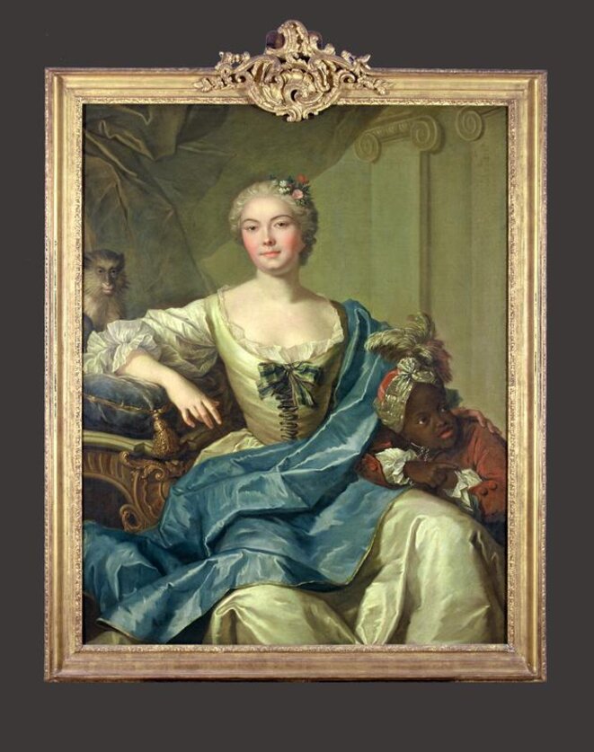 Un tableau visible au musée de l'Aquitaine: «Portrait présumé de la comtesse de Fontenelle et de son négrillon», attribué à Pierre Subleyras, vers 1730-1740. À gauche, un singe en liberté sur un coussin. À droite, un «négrillon» qui porte un collier de servitude.