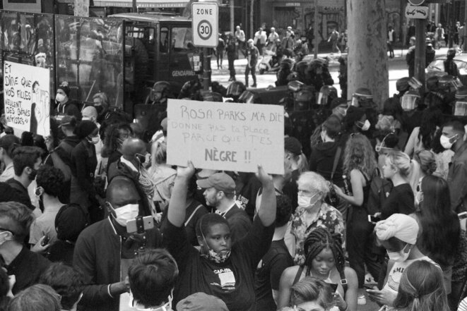 Rassemblement contre le racisme et les violences policières le 13 juin 2020, Place de la République, Paris. © Éris Rassemblement contre le racisme et les violences policières le 13 juin 2020, Place de la République, Paris. © Éris