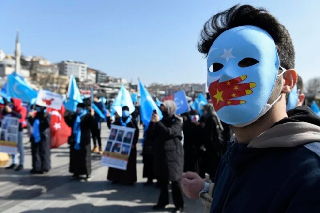 Une manifestation de février contre la politique d’internement de la Chine à Istanbul. Plus d'un million de membres des minorités musulmanes chinoises, y compris des Ouïghours et des Kazakhs comme Sayragul Sauytbay, ont été emprisonnés au nom de la lutte contre le terrorisme. Crédit: AP Une manifestation de février contre la politique d’internement de la Chine à Istanbul. Plus d'un million de membres des minorités musulmanes chinoises, y compris des Ouïghours et des Kazakhs comme Sayragul Sauytbay, ont été emprisonnés au nom de la lutte contre le terrorisme. Crédit: AP