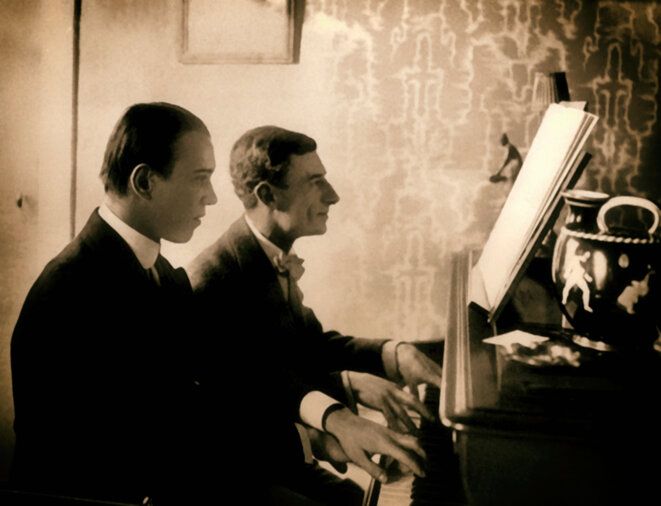 Ravel et Nijinsky jouant "Daphnis et Chloé" à quatre mains Ravel et Nijinsky jouant "Daphnis et Chloé" à quatre mains