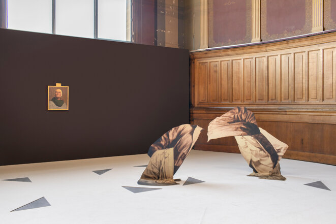 Vue de l'exposition Tout me trouble à la surface, Éléonore False, 2021 Commissaire de l'exposition : Kathy Alliou Palais des Beaux-Arts, Paris © Crédit photo : Nicolas Brasseur Vue de l'exposition Tout me trouble à la surface, Éléonore False, 2021 Commissaire de l'exposition : Kathy Alliou Palais des Beaux-Arts, Paris © Crédit photo : Nicolas Brasseur