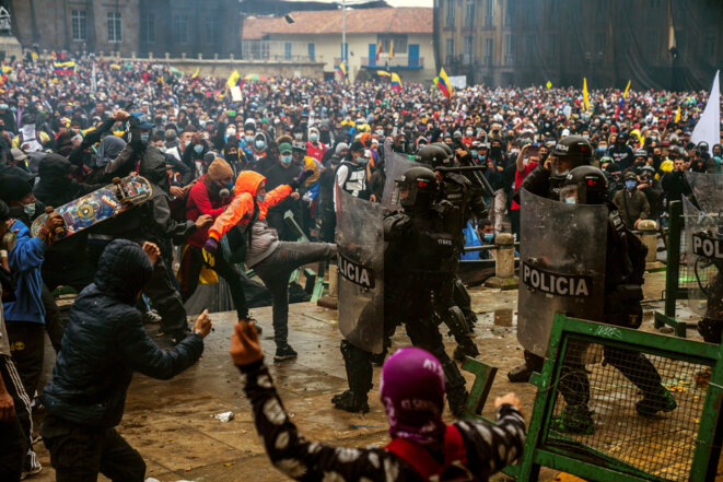 represion-a-las-masas