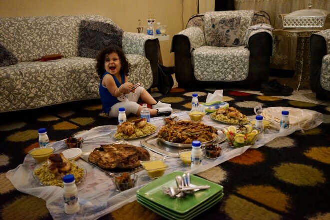 Nay a trois ans. Ses parents veulent quitter l'Irak pour qu'elle ait un avenir et échappe aux régressions conservatrices qui frappent les femmes. © Rachida El Azzouzi Nay a trois ans. Ses parents veulent quitter l'Irak pour qu'elle ait un avenir et échappe aux régressions conservatrices qui frappent les femmes. © Rachida El Azzouzi