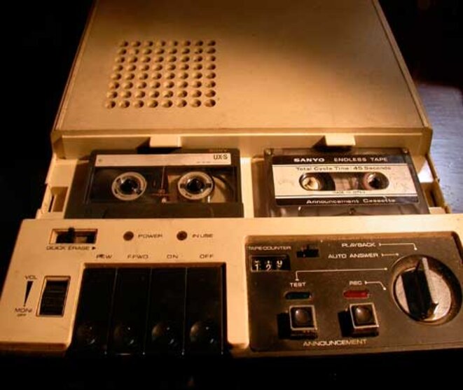 Ce répondeur restitue les messages