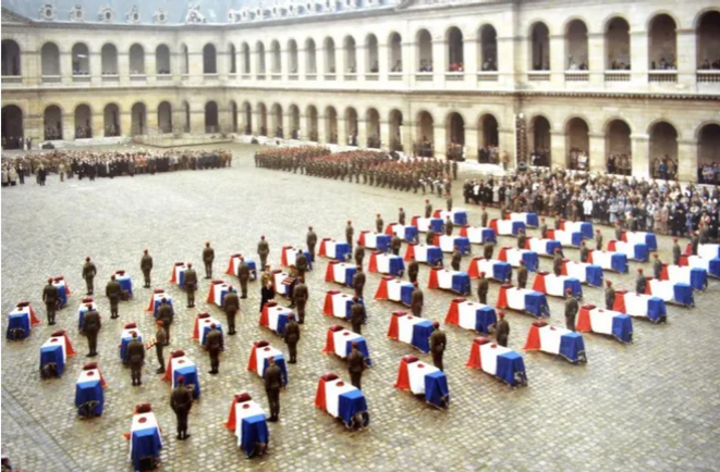 Obsèques des 53 parachutistes tombés au Liban en 1983 dans l'attentat Drakkar © Didier CODANI Obsèques des 53 parachutistes tombés au Liban en 1983 dans l'attentat Drakkar © Didier CODANI