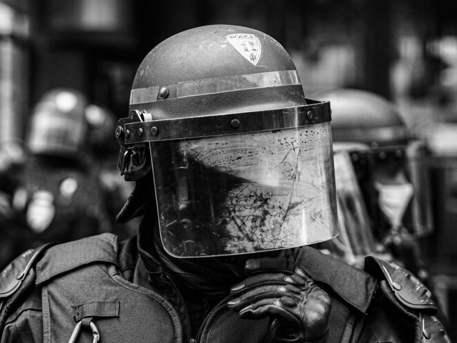 Police floutée. Un CRS lors d’une manifestation contre la loi sécurité globale à Paris, le 31 Janvier 2021. © P. Fimbel Police floutée. Un CRS lors d’une manifestation contre la loi sécurité globale à Paris, le 31 Janvier 2021. © P. Fimbel