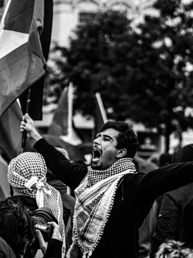 Free Palestine. Après les affrontements entre Israël et la Palestine à Jérusalem en Mai 2021, des rassemblements spontanés de soutien au peuple palestinien ont lieu partout en France. Lyon, le 15 Mai 2021. © P. Fimbel Free Palestine. Après les affrontements entre Israël et la Palestine à Jérusalem en Mai 2021, des rassemblements spontanés de soutien au peuple palestinien ont lieu partout en France. Lyon, le 15 Mai 2021. © P. Fimbel