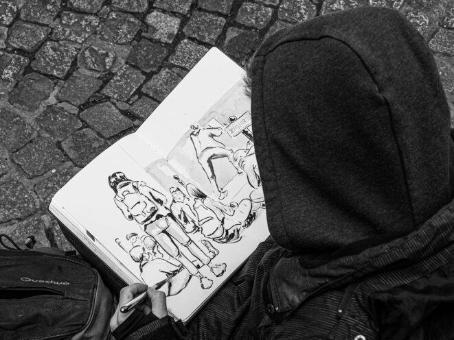 Artiviste. Le regard de l'artiste Mat Let sur l'occupation de la place Sainte Marthe. Des échanges et des liens se créent entre les militants, les artistes, les habitants. Paris le 26 Septembre 2020. © P. Fimbel Artiviste. Le regard de l'artiste Mat Let sur l'occupation de la place Sainte Marthe. Des échanges et des liens se créent entre les militants, les artistes, les habitants. Paris le 26 Septembre 2020. © P. Fimbel