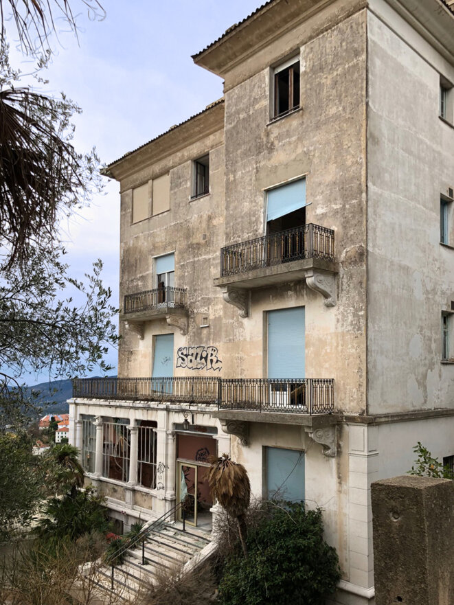 L'ancienne maison de repos Hélios à Grasse (Alpes-Maritimes). © Atelier Aïno