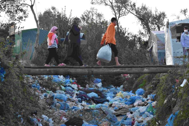 Réfugiés dans l'ancien camp de Moria sur l'îles grecque de Lesbos © Mortaza Behboudi Réfugiés dans l'ancien camp de Moria sur l'îles grecque de Lesbos © Mortaza Behboudi