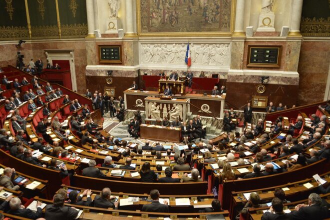 La nécessaire complémentarité gauche-droite en politique