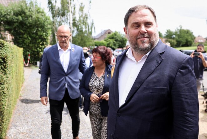 Oriol Junqueras (à droite) mercredi 7 juillet 2021 à Waterloo (Belgique) © Kenzo Tribouillard / AFP. Oriol Junqueras (à droite) mercredi 7 juillet 2021 à Waterloo (Belgique) © Kenzo Tribouillard / AFP.