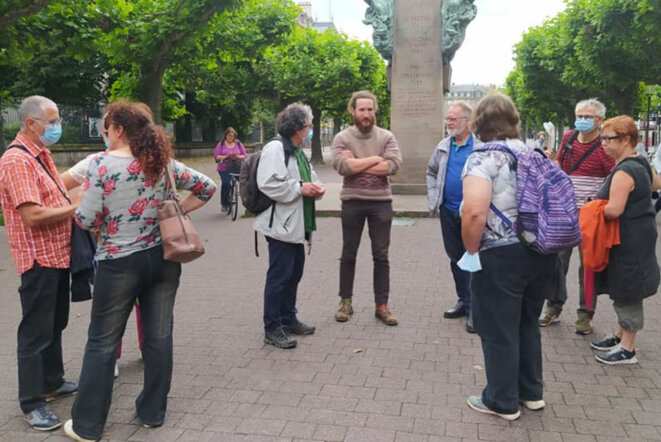 Présent avec Dany Karcher et Michael Kugler sur la place Broglie afin de renseigner ceux qui n'avaient pas eu l'info du report du rassemblement au mardi 20 juillet © Bruno Dalpra Présent avec Dany Karcher et Michael Kugler sur la place Broglie afin de renseigner ceux qui n'avaient pas eu l'info du report du rassemblement au mardi 20 juillet © Bruno Dalpra