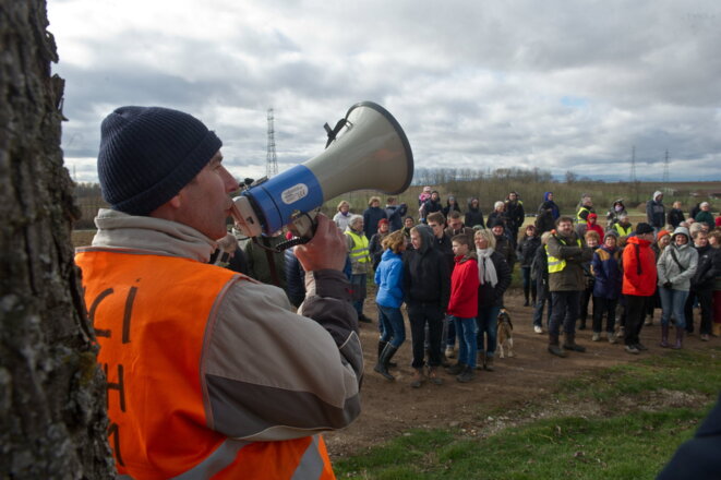 Sylvain Metz, l'un des militants anti-GCO, lors d'une mobilisation sur le terrain Sylvain Metz, l'un des militants anti-GCO, lors d'une mobilisation sur le terrain