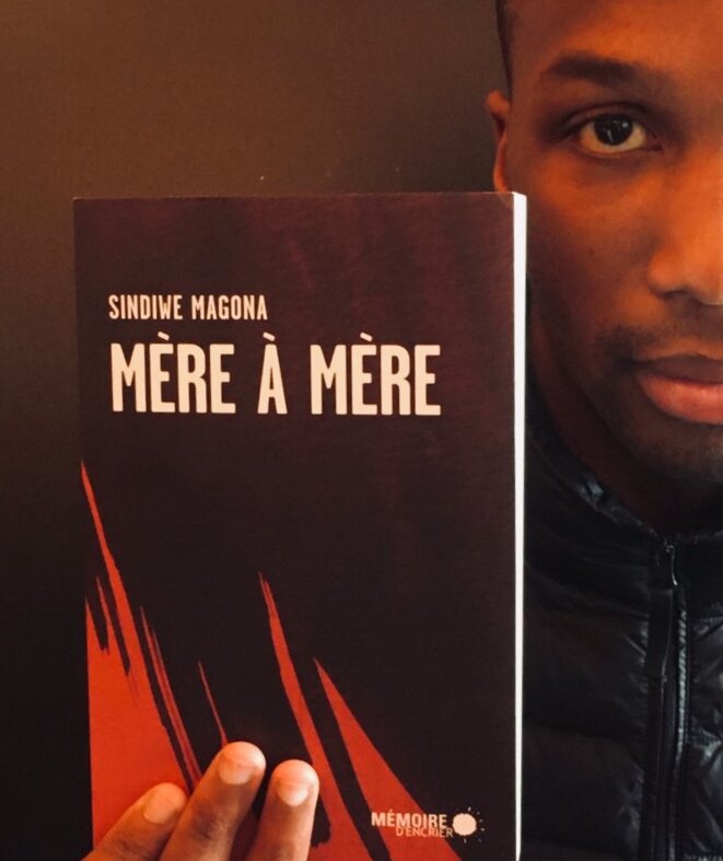‘Mère à Mère’, de Sindiwe Magona, éditions Mémoire d’Encrier (modèle William Cakin © Frédéric L’Helgoualch) ‘Mère à Mère’, de Sindiwe Magona, éditions Mémoire d’Encrier (modèle William Cakin © Frédéric L’Helgoualch)