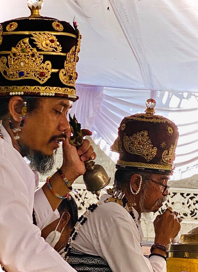 JUSTE UNE IMAGE DE BALI (21) : QU'EST-CE QU'UN PEDANDA?