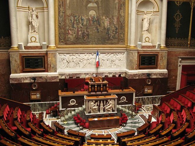 Emmanuel Macron a vidé le Parlement de son sens. Emmanuel Macron a vidé le Parlement de son sens.