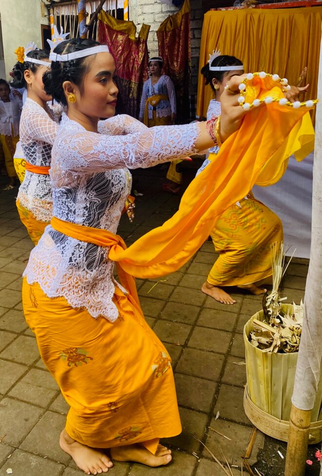 JUSTE UNE IMAGE DE BALI (23) : LE  CHARME DESUET DU REJANG