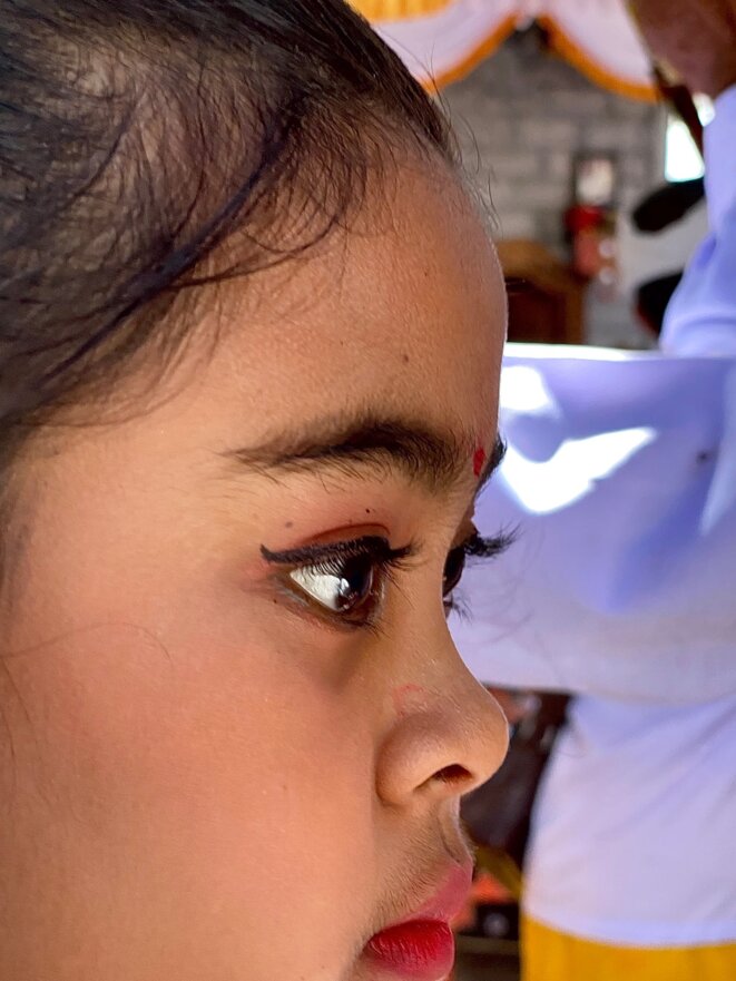 JUSTE UNE IMAGE DE BALI (26) : BELLE ET RÊVEUSE