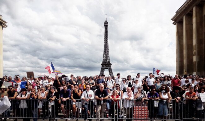 Meeting contre le passe sanitaire organisé au Trocadéro par le mouvement Les Patriotes de Florian Philippot, Paris, 24 juillet 2021. © MC / Mediapart Meeting contre le passe sanitaire organisé au Trocadéro par le mouvement Les Patriotes de Florian Philippot, Paris, 24 juillet 2021. © MC / Mediapart