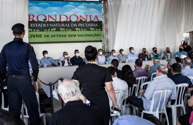 Nabhan Garcia, secrétaire spécial des questions foncières, et proche de Jair Bolsonaro répond aux questions lors de l’évènement à Ji-Paraná. © Photo Jean-Mathieu Albertini pour Mediapart Nabhan Garcia, secrétaire spécial des questions foncières, et proche de Jair Bolsonaro répond aux questions lors de l’évènement à Ji-Paraná. © Photo Jean-Mathieu Albertini pour Mediapart