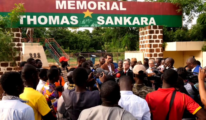 Jean-Luc Mélenchon prononçant son allocution à Ouagadougou, le 19 juillet 2021, devant le mémorial Tomas Sankara. Capture-écran-2021.07.20-17:44 Jean-Luc Mélenchon prononçant son allocution à Ouagadougou, le 19 juillet 2021, devant le mémorial Tomas Sankara. Capture-écran-2021.07.20-17:44