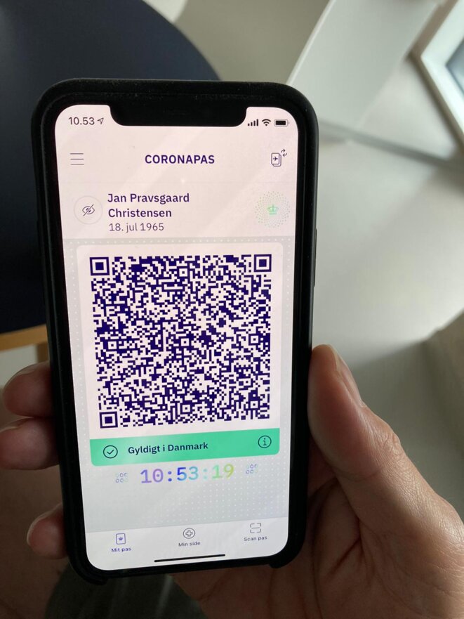 Une fonction de l'application Coronapas affiche l'heure en direct pour éviter les fraudes. © RLS Une fonction de l'application Coronapas affiche l'heure en direct pour éviter les fraudes. © RLS