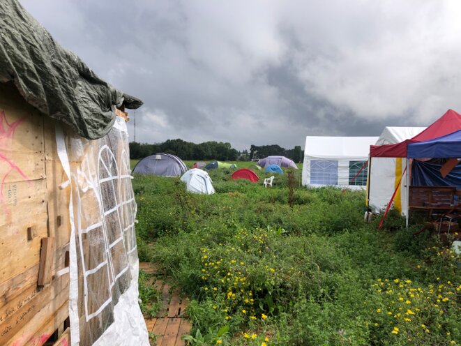 Sur le camp de «Zaclay», juillet 2021 (JL). Sur le camp de «Zaclay», juillet 2021 (JL).