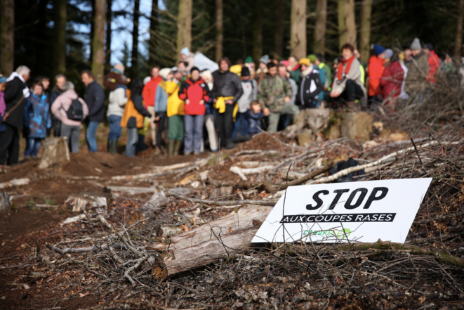 Plus de 550 personnes ont participé à l’action à l’appel de Canopée, du collectif SOS Forêt et de 28 associations locales (crédit: Raphael Bodin / Canopée) Plus de 550 personnes ont participé à l’action à l’appel de Canopée, du collectif SOS Forêt et de 28 associations locales (crédit: Raphael Bodin / Canopée)