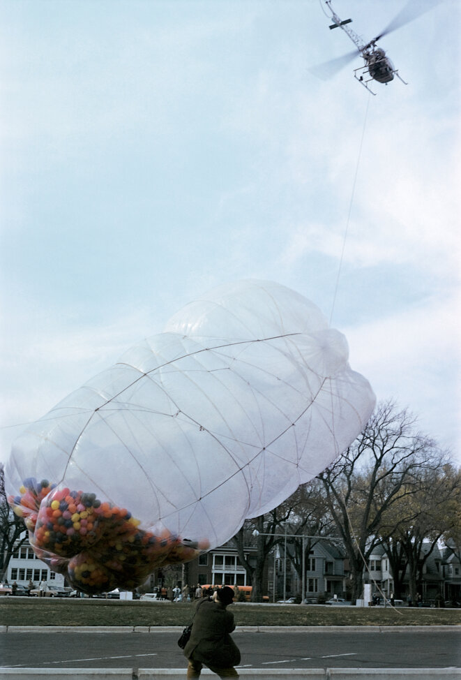 Christo and Jeanne-Claude , 42,390 Cubic Feet Package, Minneapolis, Minnesota, 1966 © Photo: Carroll T. Hartwell © 1966 Estate of Christo V. Javacheff Christo and Jeanne-Claude , 42,390 Cubic Feet Package, Minneapolis, Minnesota, 1966 © Photo: Carroll T. Hartwell © 1966 Estate of Christo V. Javacheff