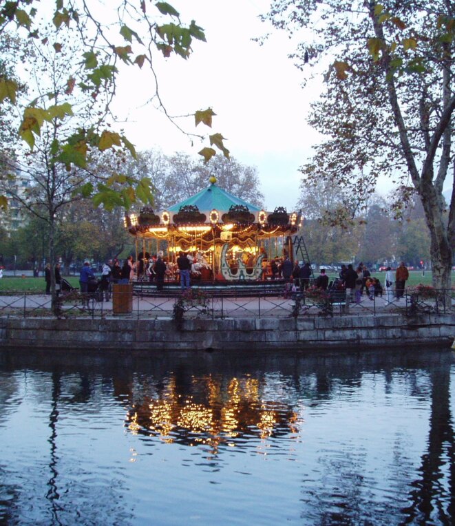 Le Carrousel De La Vie Le Club